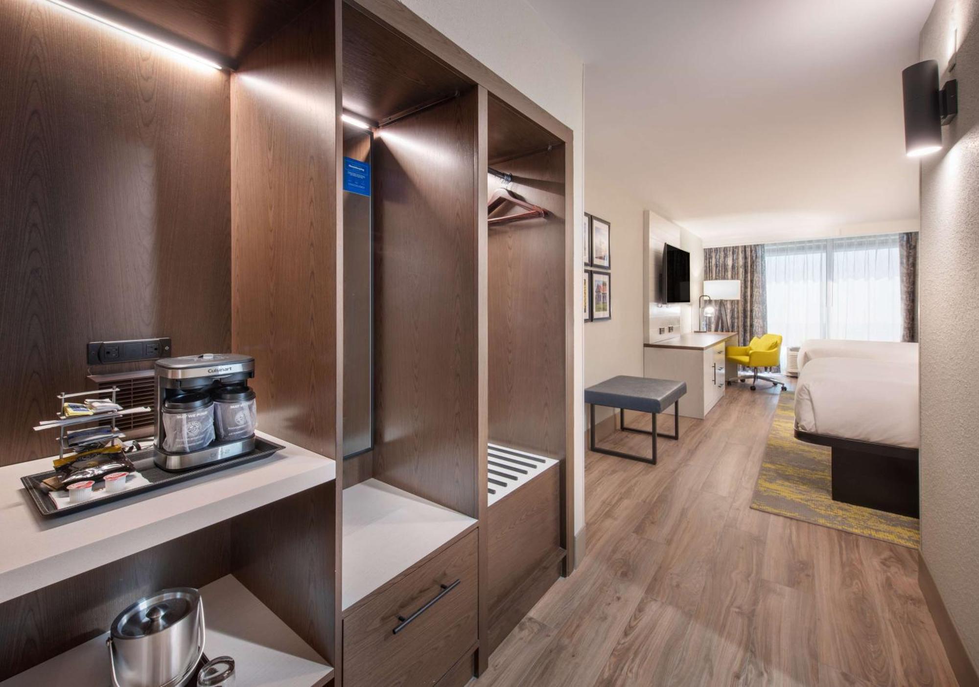 Готель Doubletree By Hilton Monroe Township Cranbury Rossmoor Екстер'єр фото