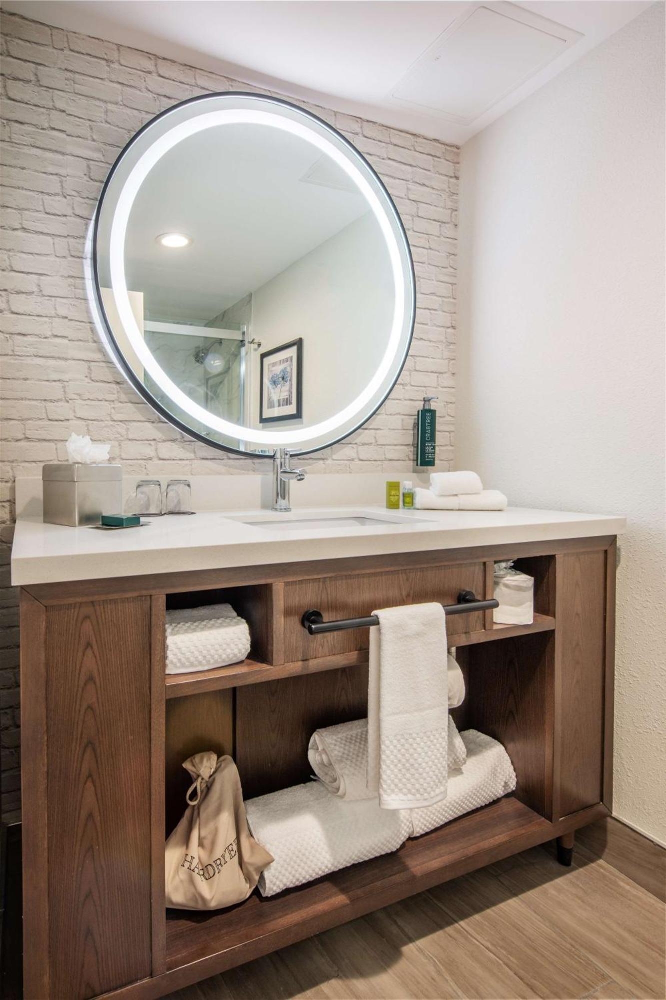 Готель Doubletree By Hilton Monroe Township Cranbury Rossmoor Екстер'єр фото