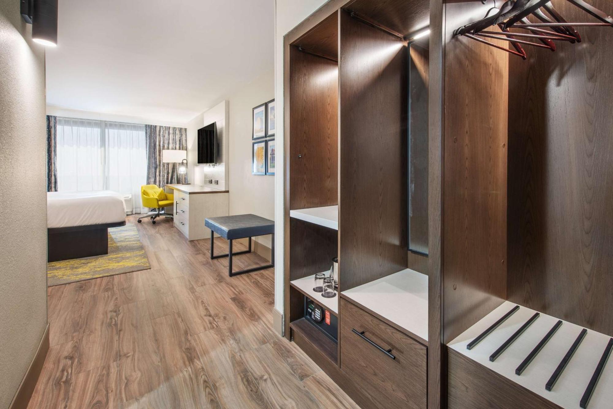 Готель Doubletree By Hilton Monroe Township Cranbury Rossmoor Екстер'єр фото
