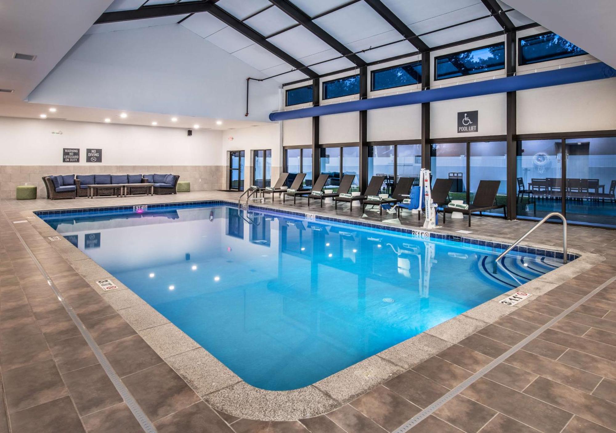 Готель Doubletree By Hilton Monroe Township Cranbury Rossmoor Екстер'єр фото