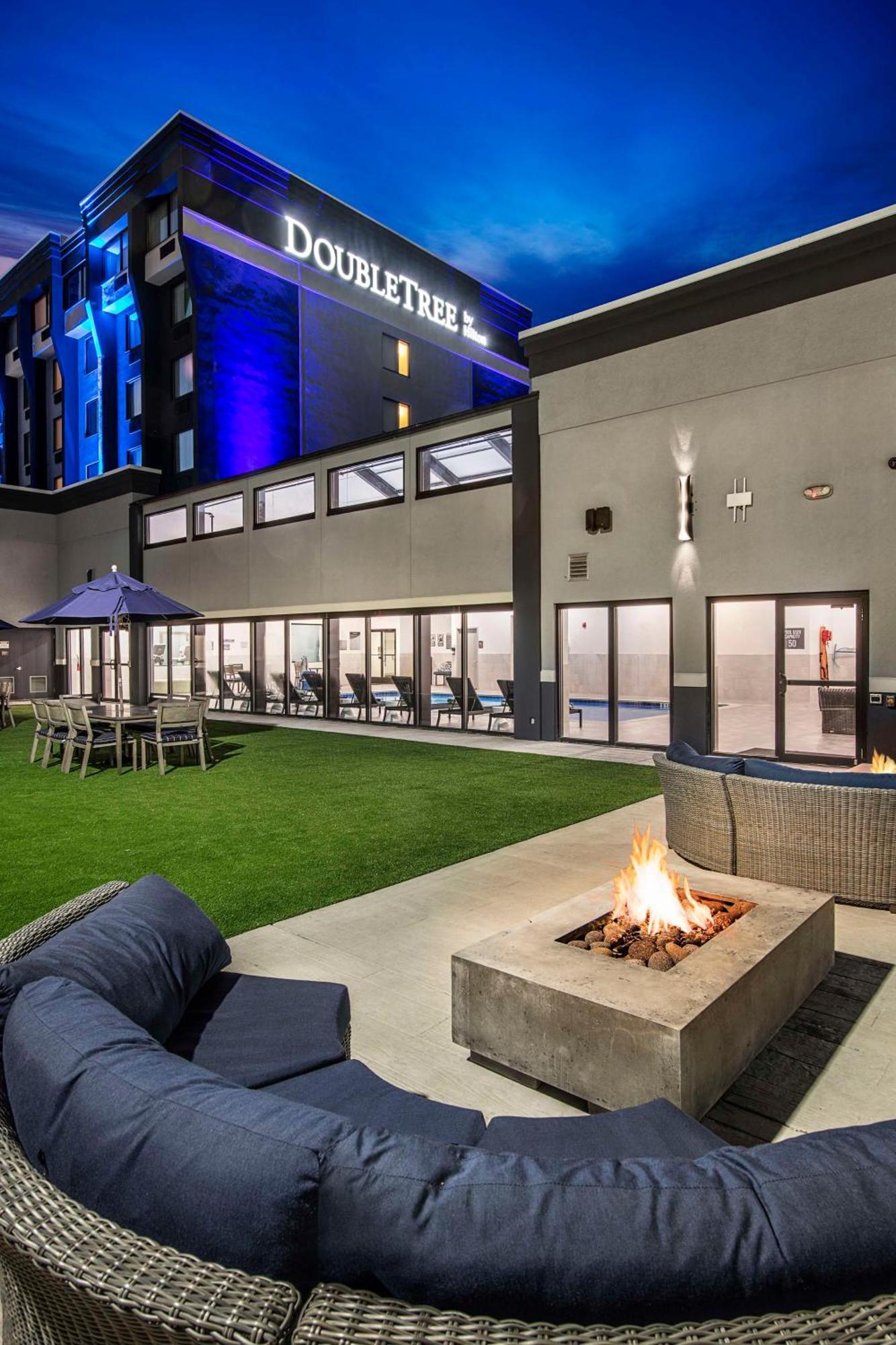 Готель Doubletree By Hilton Monroe Township Cranbury Rossmoor Екстер'єр фото